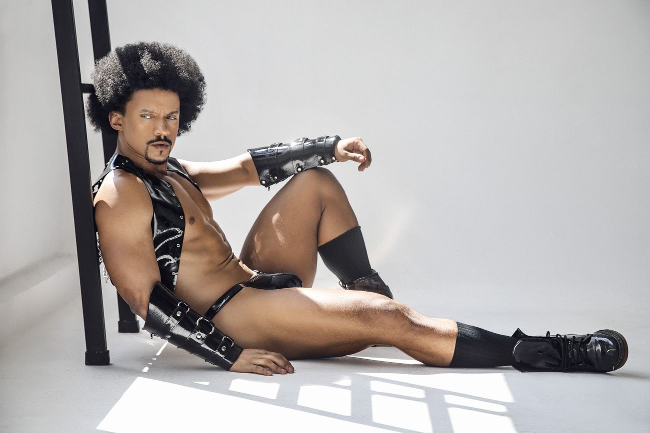 CandyMan 99819 Dom Thongs with Rings Gloss Black