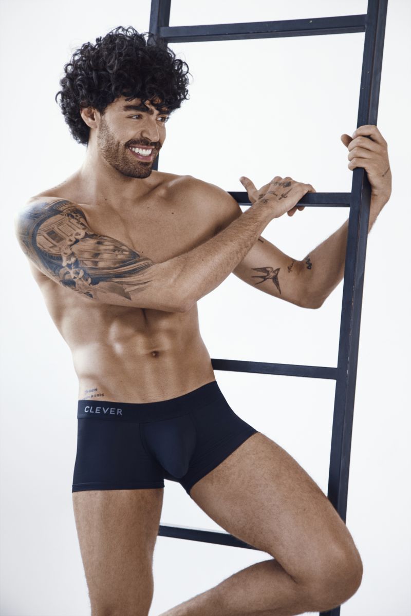 Clever 26208 Mompox Mens Sleek Body Defining Trunks Black